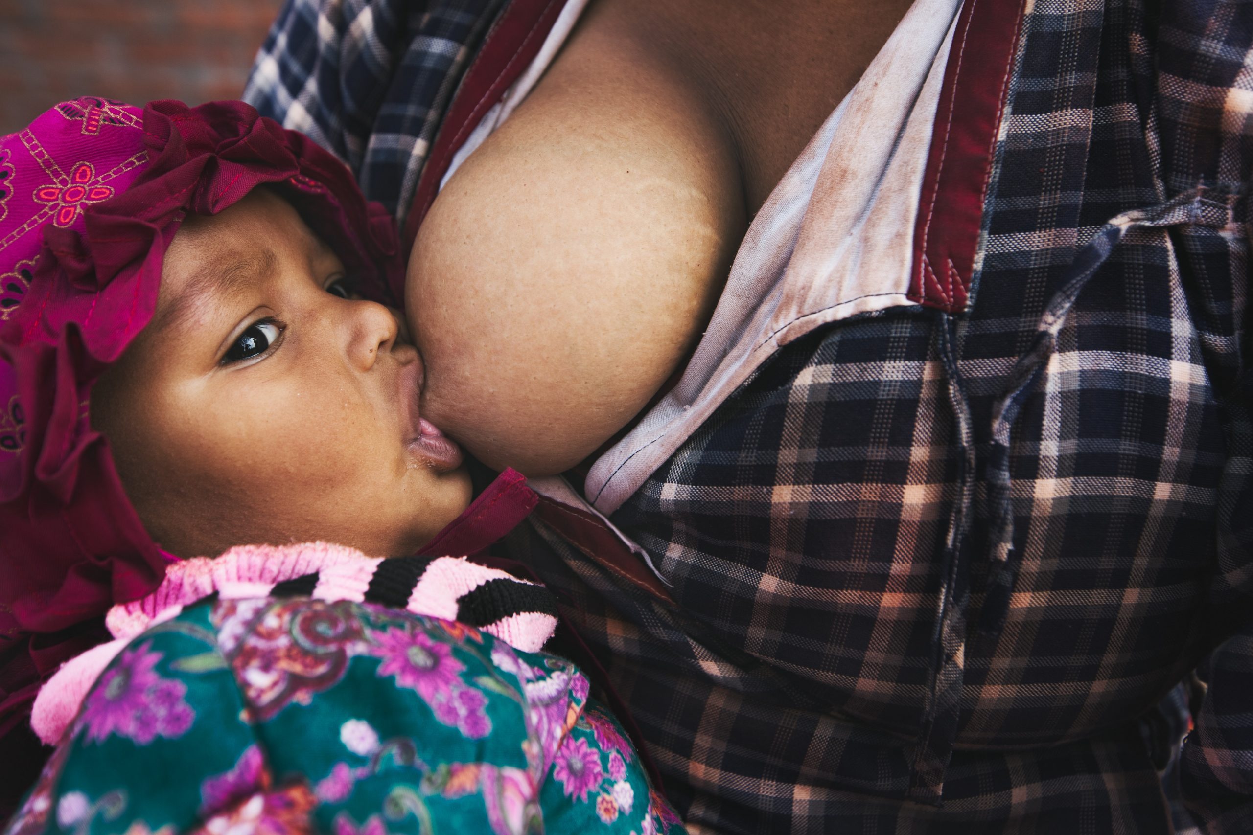 How Much Water Should I Drink When Breastfeeding
